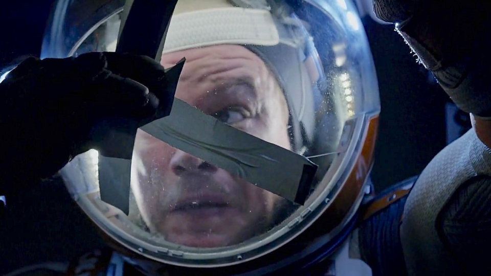 Matt Damon Playing Mark Watney in The Martian - Using Duct Tape to Repair His Space Helmet
