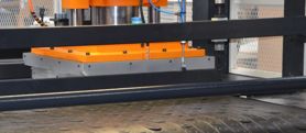 platen die cutting traveling head